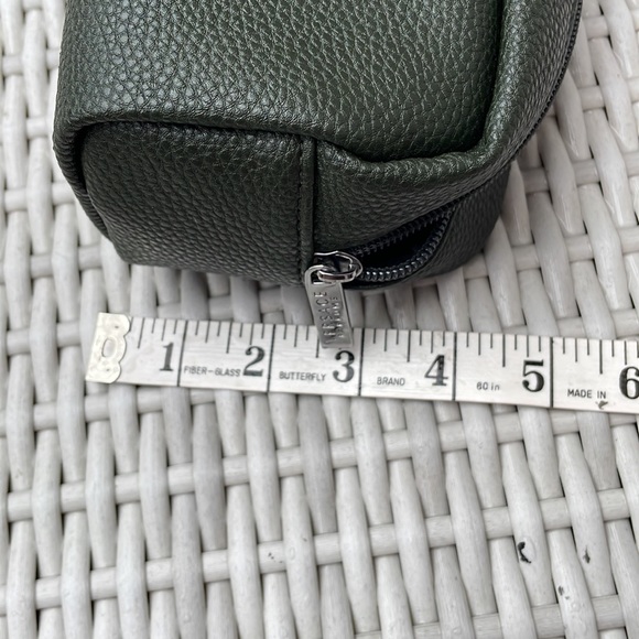 VERSACE Parfums Green Cosmetic/Toiletry Bag - Picture 9 of 11